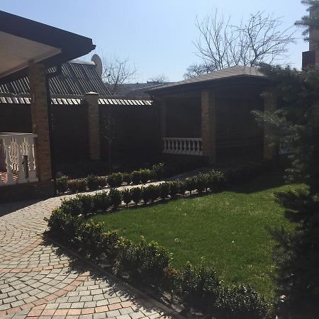 Dating Hotel Cherry Twins (Adults Only) Kiev Exterior photo