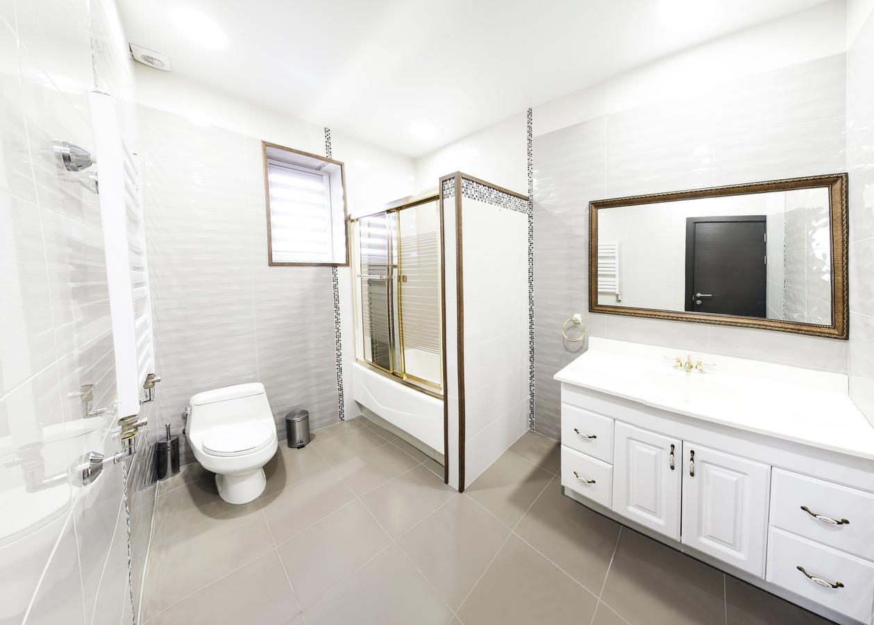 Dating Hotel Cherry Twins (Adults Only) Kiev Exterior photo
