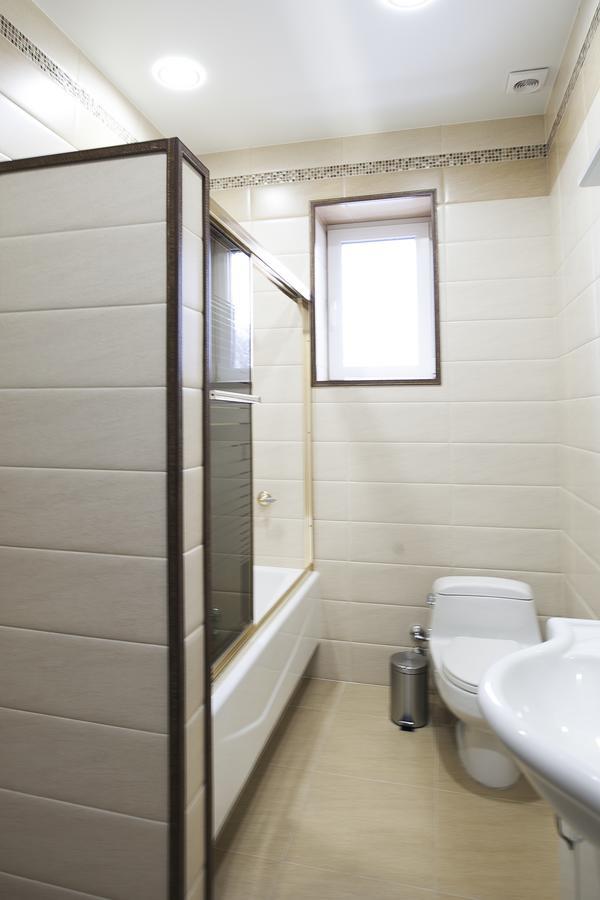 Dating Hotel Cherry Twins (Adults Only) Kiev Exterior photo