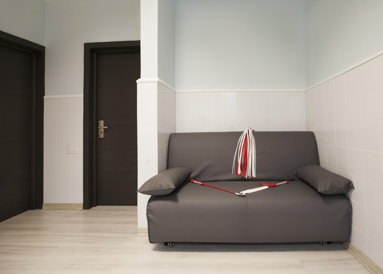Dating Hotel Cherry Twins (Adults Only) Kiev Exterior photo